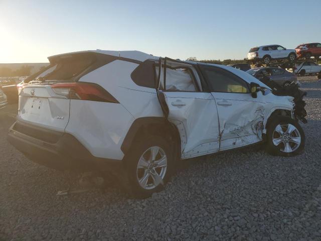 JTMW1RFV2KD501921 - 2019 TOYOTA RAV4 XLE WHITE photo 3