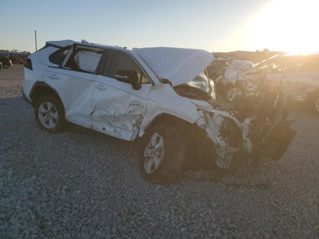 JTMW1RFV2KD501921 - 2019 TOYOTA RAV4 XLE WHITE photo 4