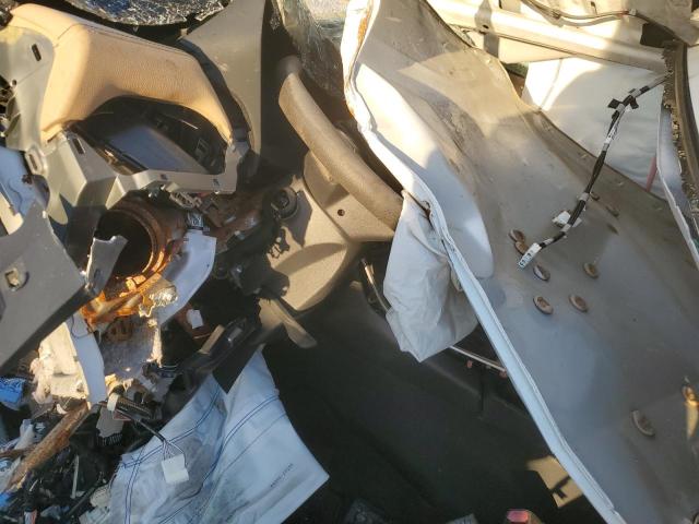 JTMW1RFV2KD501921 - 2019 TOYOTA RAV4 XLE WHITE photo 8