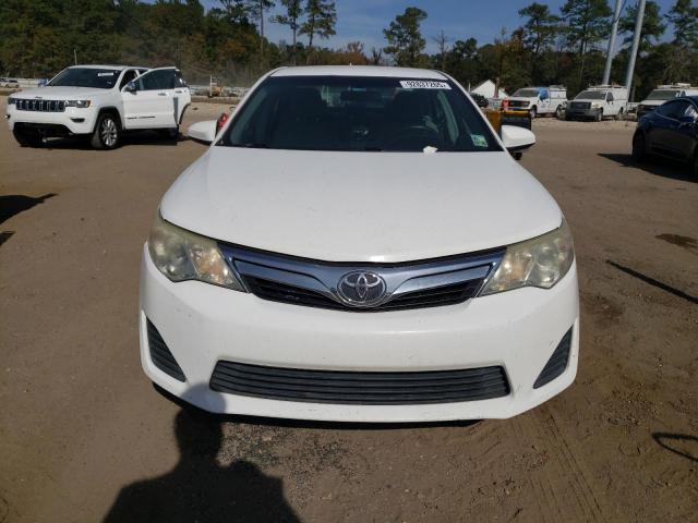 4T1BF1FK4DU708803 - 2013 TOYOTA CAMRY L WHITE photo 5