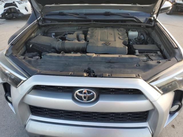 JTEBU5JR7F5224039 - 2015 TOYOTA 4RUNNER SR5/SR5 PREMIUM Argent photo 12