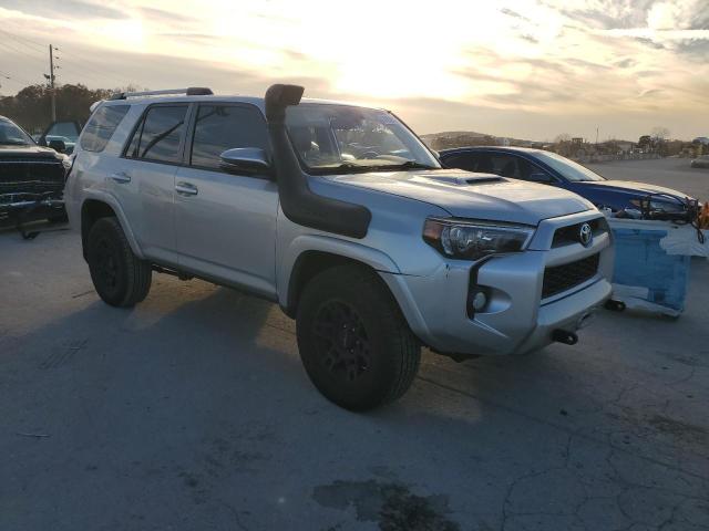 JTEBU5JR7F5224039 - 2015 TOYOTA 4RUNNER SR5/SR5 PREMIUM Argent photo 4