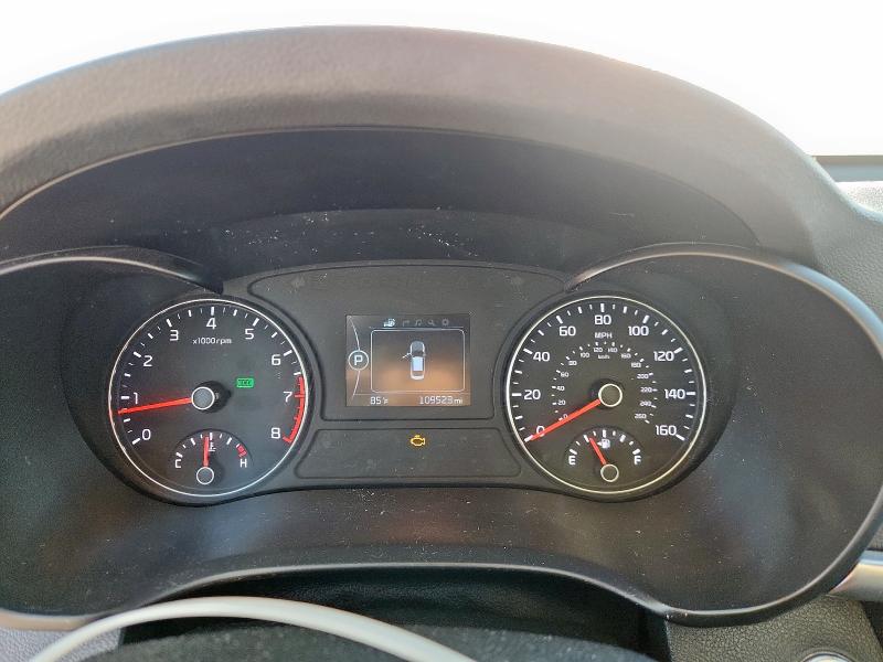 5XXGU4L32GG099154 - 2016 KIA OPTIMA EX WHITE photo 9