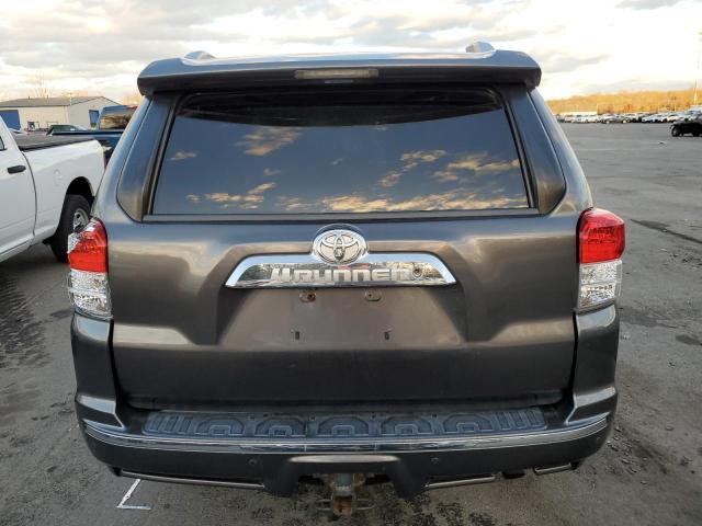 JTEBU5JR1A5021673 - 2010 TOYOTA 4RUNNER SR5 ნაცრისფერი ფოტო 6