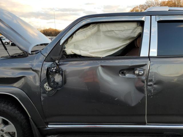 JTEBU5JR1A5021673 - 2010 TOYOTA 4RUNNER SR5 ნაცრისფერი ფოტო 7