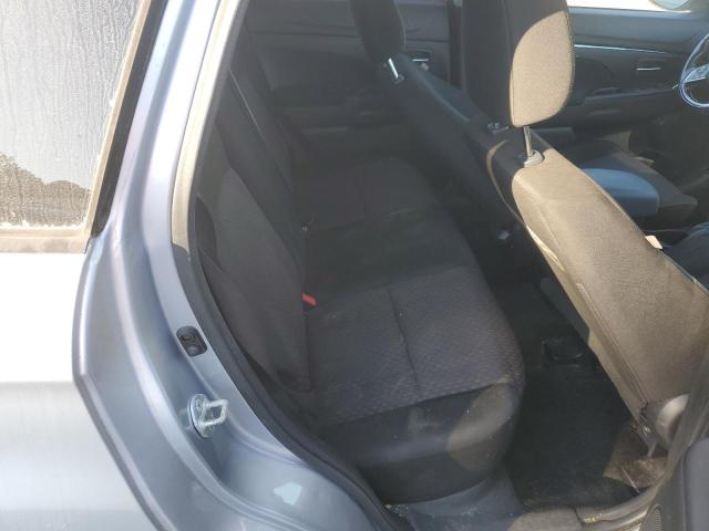 JA4AP3AU8HZ064887 - 2017 MITSUBISHI OUTLANDER ES Сріблястий фото 11