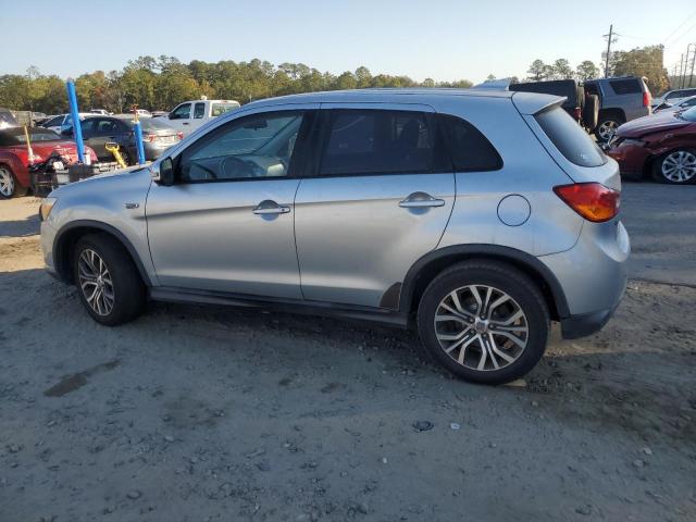 JA4AP3AU8HZ064887 - 2017 MITSUBISHI OUTLANDER ES Сріблястий фото 2