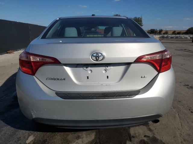 2T1BURHE3JC021238 - 2018 TOYOTA COROLLA L SILVER photo 6