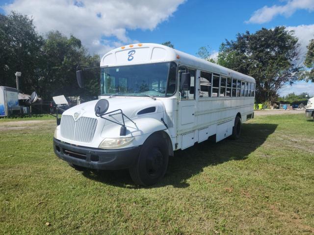 4DRBUAFM88A555910 - 2008 IC CORPORATION 3000 WHITE photo 2