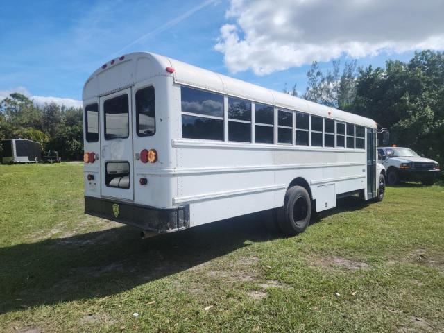 4DRBUAFM88A555910 - 2008 IC CORPORATION 3000 WHITE photo 4