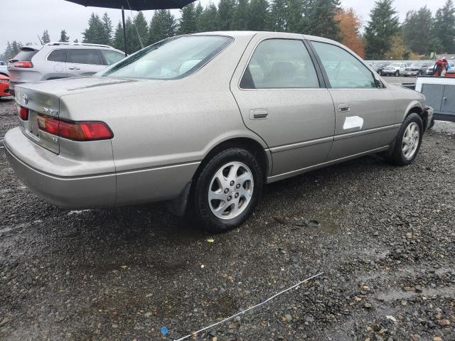 JT2BF22KXX0155823 - 1999 TOYOTA CAMRY LE GOLD photo 3