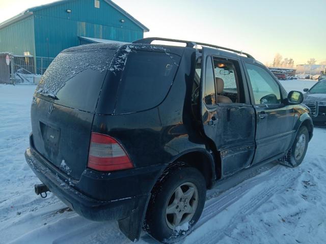 4JGAB54E9YA184826 - 2000 MERCEDES-BENZ ML 320 BLACK photo 3