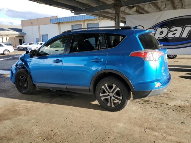 JTMZFREV1JJ728680 - 2018 TOYOTA RAV4 LE BLUE photo 2