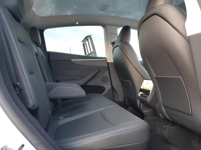 7SAYGDEEXTF326293 - 2026 TESLA MODEL Y WHITE photo 11