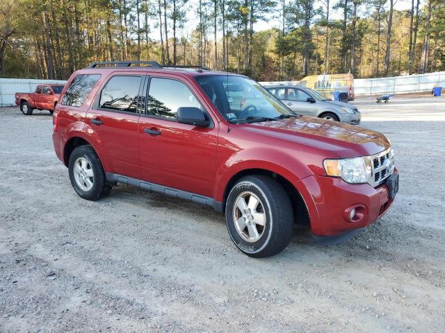 1FMCU9DG6BKC30710 - 2011 FORD ESCAPE XLT RED photo 4