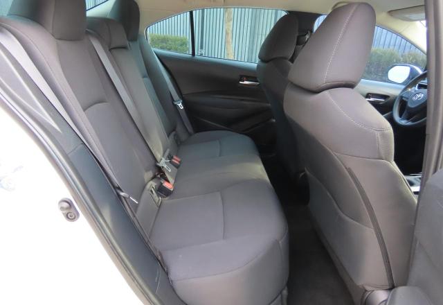 5YFEPMAE2MP171783 - 2021 TOYOTA COROLLA LE თეთრი ფოტო 6