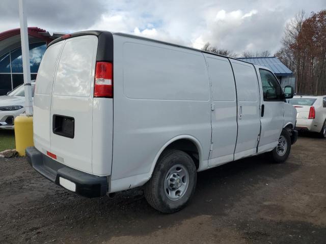 1GCWGAF72N1142965 - 2022 CHEVROLET EXPRESS G2 WHITE photo 3