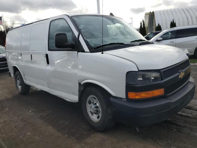 1GCWGAF72N1142965 - 2022 CHEVROLET EXPRESS G2 WHITE photo 4