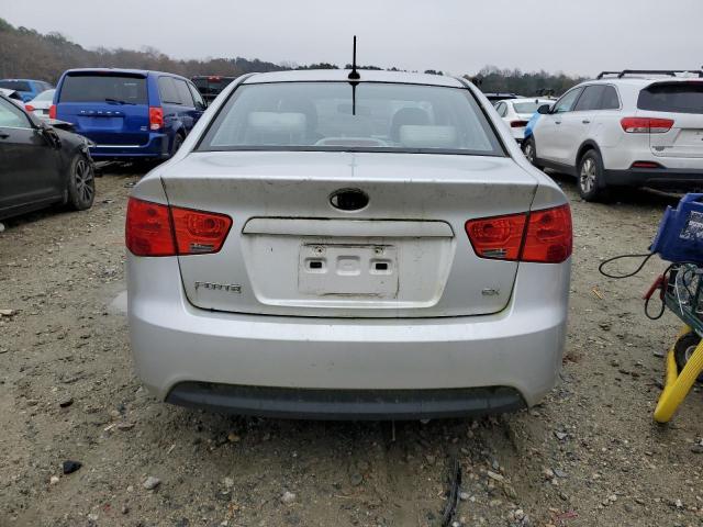 KNAFU4A28A5167987 - 2010 KIA FORTE EX SILVER photo 6
