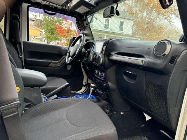 1C4BJWDG1EL251390 - 2014 JEEP WRANGLER U SPORT WHITE photo 5