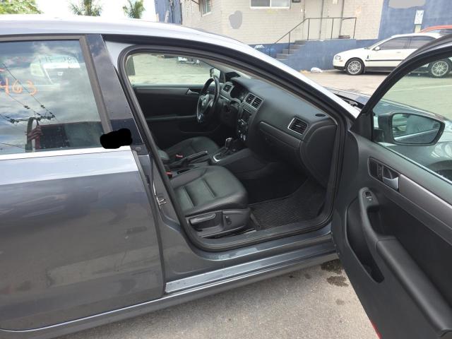 3VWLL7AJ7EM383358 - 2014 VOLKSWAGEN JETTA TDI 银色 照片 5