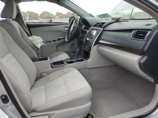 4T1BF1FK8HU646540 - 2017 TOYOTA CAMRY LE ვერცხლისფერი ფოტო 7