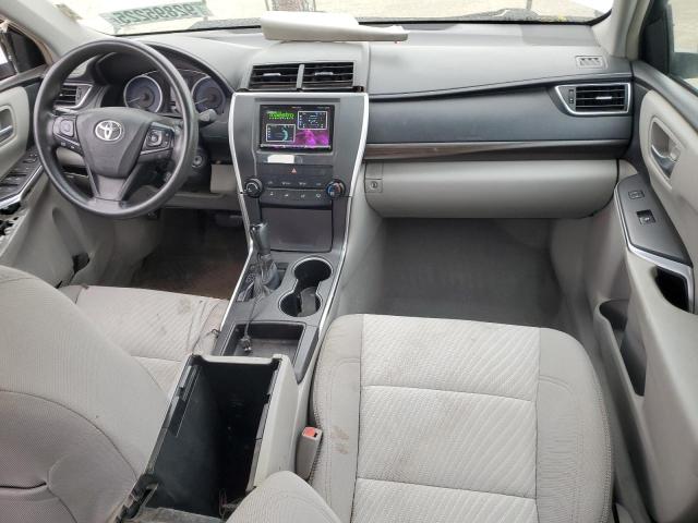 4T1BF1FK8HU646540 - 2017 TOYOTA CAMRY LE ვერცხლისფერი ფოტო 8