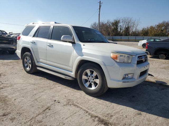 JTEZU5JR3C5036290 - 2012 TOYOTA 4RUNNER SR5 WHITE photo 4