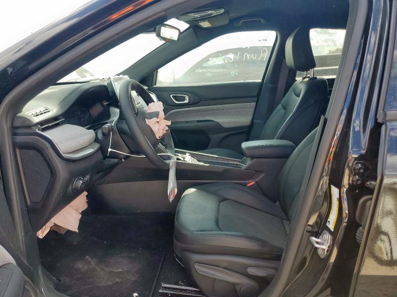 3C4NJDBN4ST535499 - 2025 JEEP COMPASS LATITUDE შავი ფოტო 7