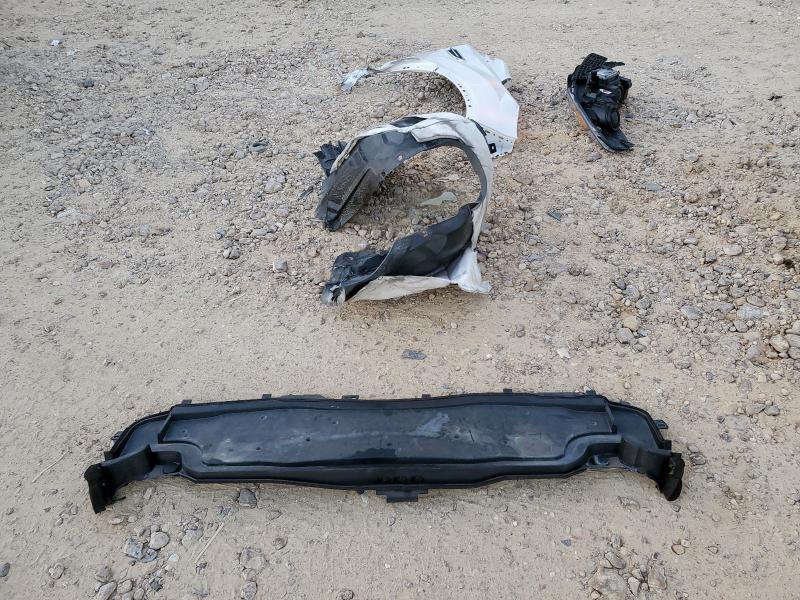 1FMCU0J9XJUD43399 - 2018 FORD ESCAPE TITANIUM თეთრი ფოტო 12