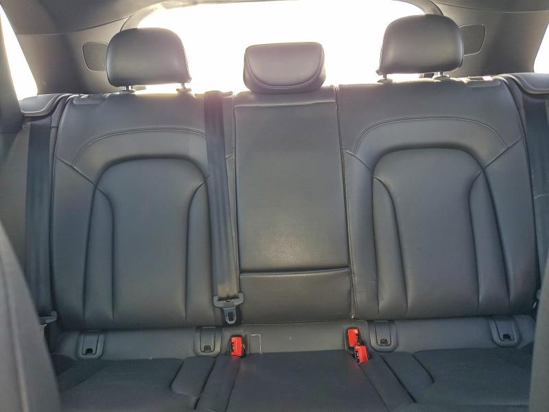 WA1BCCFS2JR030022 - 2018 AUDI Q3 PREMIUM أبيض صورة 10