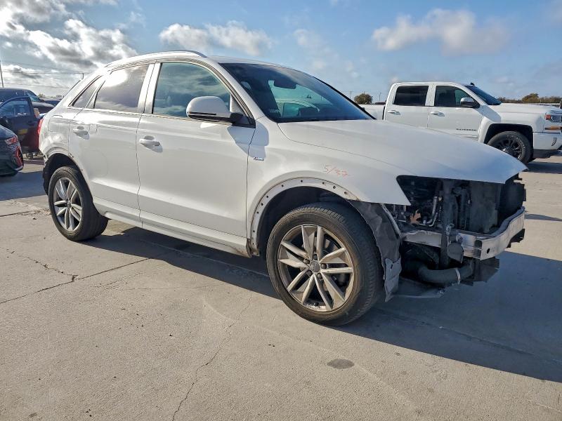 WA1BCCFS2JR030022 - 2018 AUDI Q3 PREMIUM أبيض صورة 4