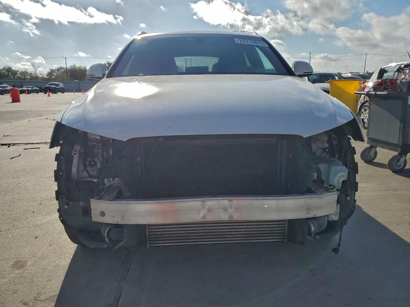 WA1BCCFS2JR030022 - 2018 AUDI Q3 PREMIUM أبيض صورة 5