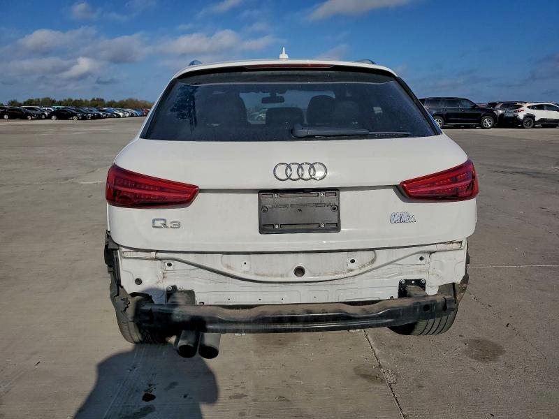 WA1BCCFS2JR030022 - 2018 AUDI Q3 PREMIUM أبيض صورة 6