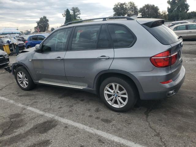 5UXZW0C50BL660181 - 2011 BMW X5 XDRIVE35D GRAY photo 2