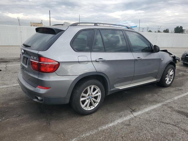 5UXZW0C50BL660181 - 2011 BMW X5 XDRIVE35D GRAY photo 3