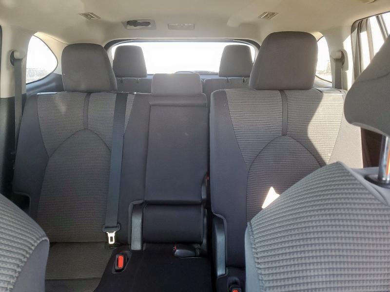 5TDCZRAH5MS061830 - 2021 TOYOTA HIGHLANDER L WHITE photo 10