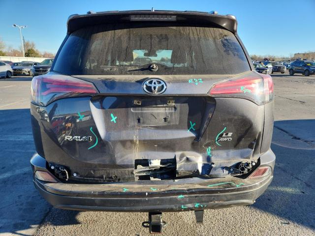 JTMBFREV9JJ252423 - 2018 TOYOTA RAV4 LE Grau Foto 6