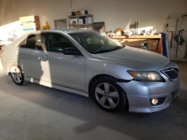 4T1BF3EK4BU208263 - 2011 TOYOTA CAMRY BASE SILVER photo 4