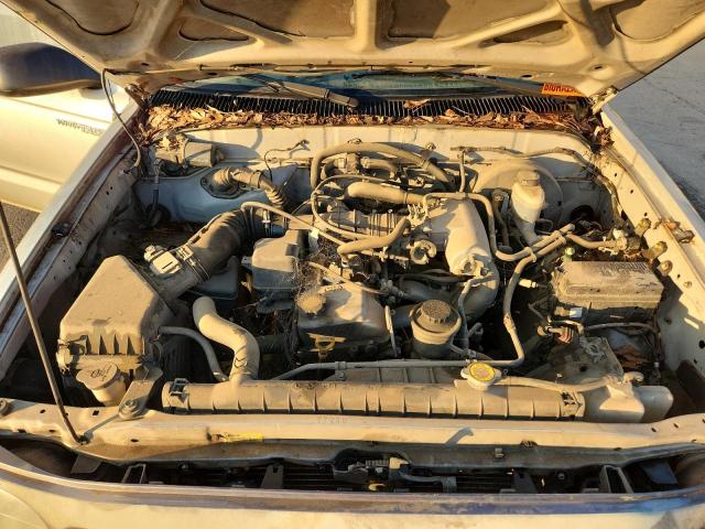 5TENL42NX2Z897828 - 2002 TOYOTA TACOMA GRAY photo 11