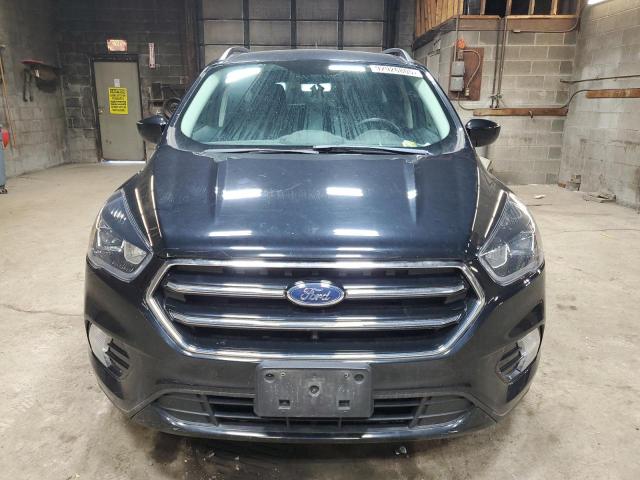 1FMCU9GD7JUC16352 - 2018 FORD ESCAPE SE Schwarz Foto 5
