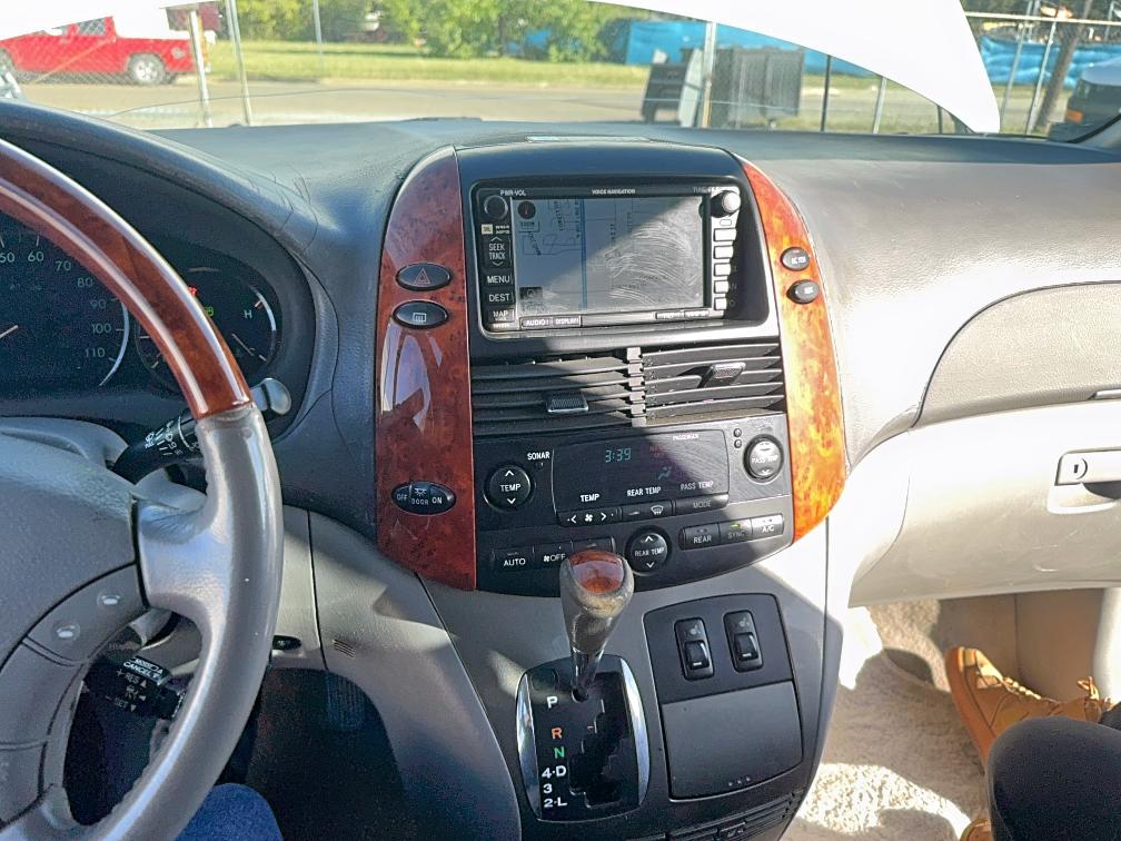 5TDZK22CX8S222994 - 2008 TOYOTA SIENNA XLE WHITE photo 9