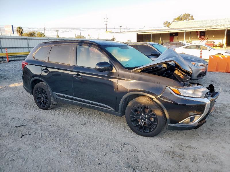 JA4AZ3A33JZ020237 - 2018 MITSUBISHI OUTLANDER SE BLACK photo 4