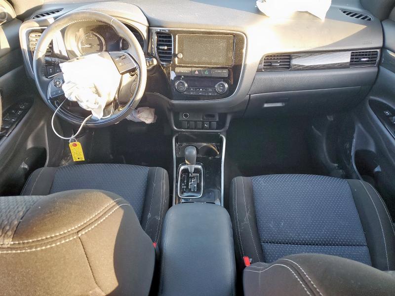 JA4AZ3A33JZ020237 - 2018 MITSUBISHI OUTLANDER SE BLACK photo 8