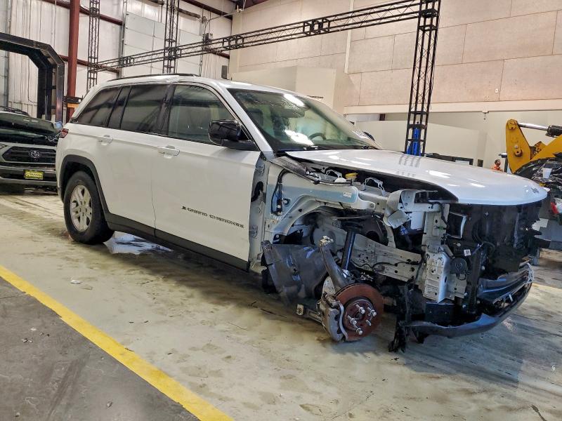 1C4RJHAG3PC510317 - 2023 JEEP GRAND CHER LAREDO თეთრი ფოტო 4