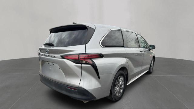 5TDKSKFC4MS036339 - 2021 TOYOTA SIENNA LE SILVER photo 4