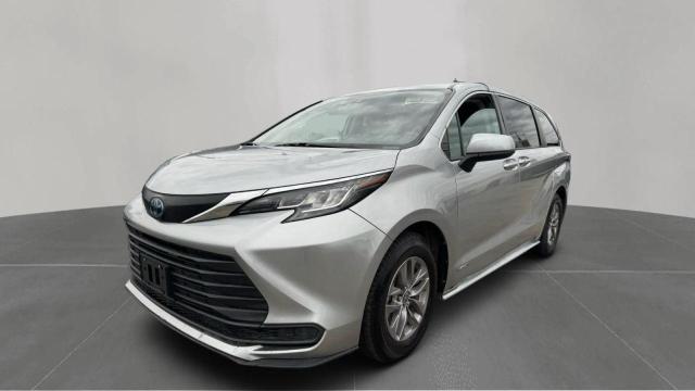 5TDKSKFC0MS035804 - 2021 TOYOTA SIENNA LE 银色 照片 2