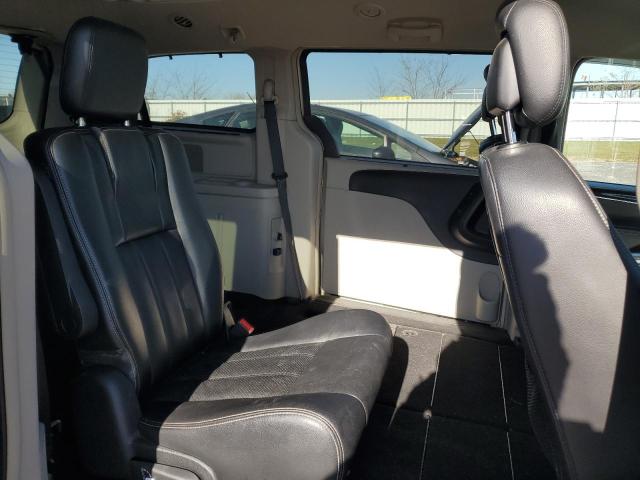 2A4RR8DG6BR650635 - 2011 CHRYSLER TOWN & COU TOURING L GOLD photo 11