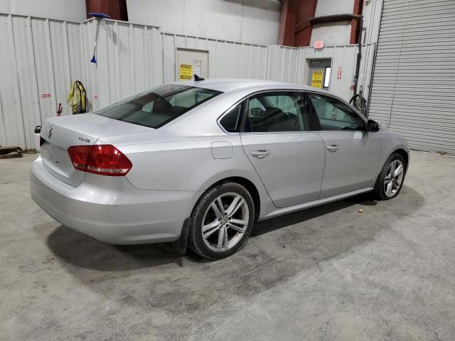 1VWBV7A36FC068397 - 2015 VOLKSWAGEN PASSAT SE 银色 照片 3