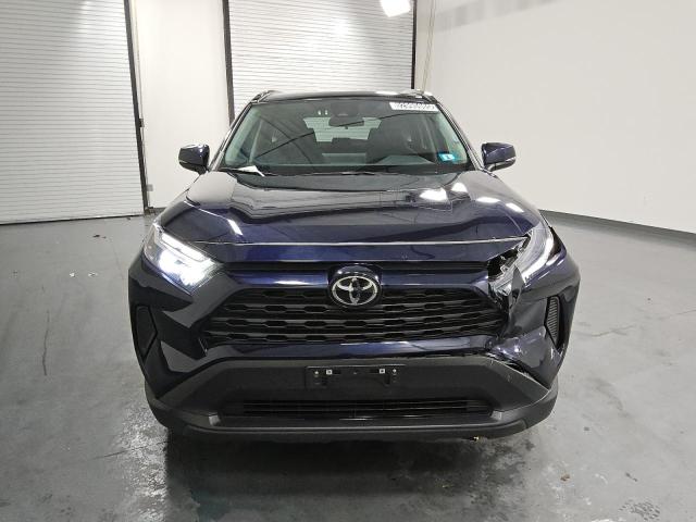 2T3P1RFV7RW439644 - 2024 TOYOTA RAV4 XLE BLUE photo 5